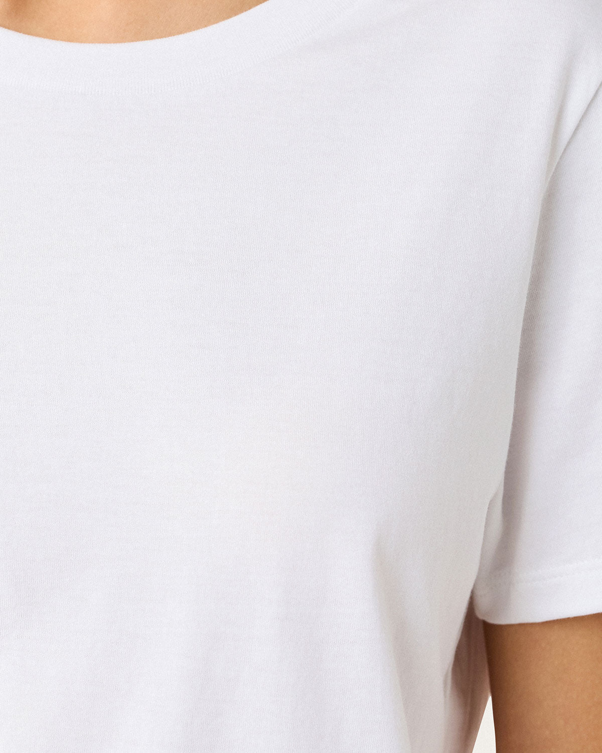 Mia Tee in Chalk